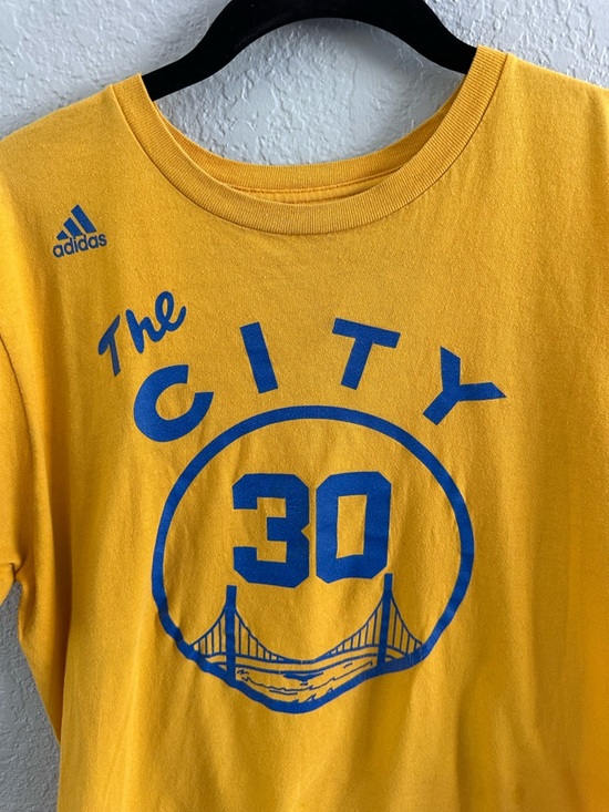 Adidas Golden State Warriors Curry 30 The City T Shirt Mens Medium Yellow NBA - Picture 2 of 9